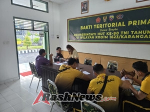 Personil Polres Karangasem Ikuti Donor Darah Peringati HUT ke-80 TNI