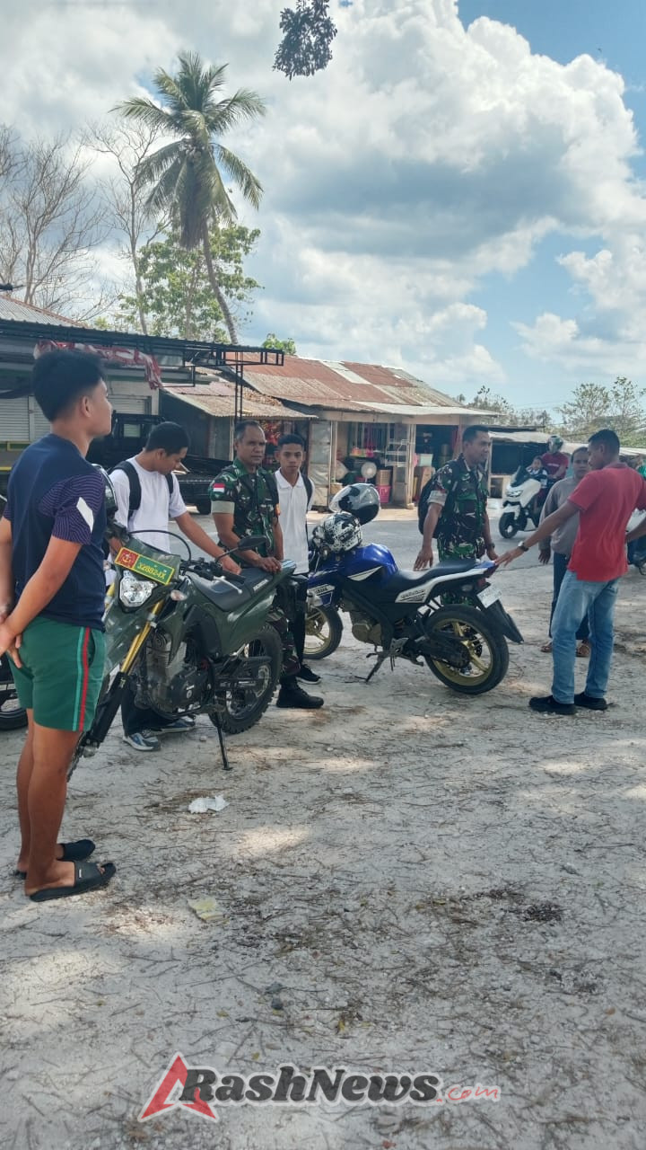 Babinsa Patroli Pantau Aktifitas Warga,Ciptakan Suasana Aman di Wilayah Binaan