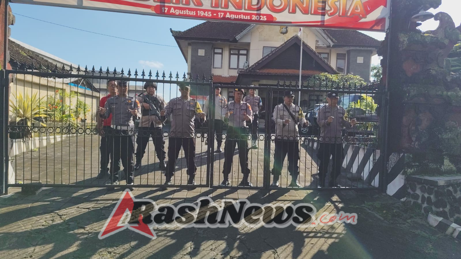 Kapolsek Seltim pimpin Personil Polsek Seltim melaksanakan simulasi Sispammako