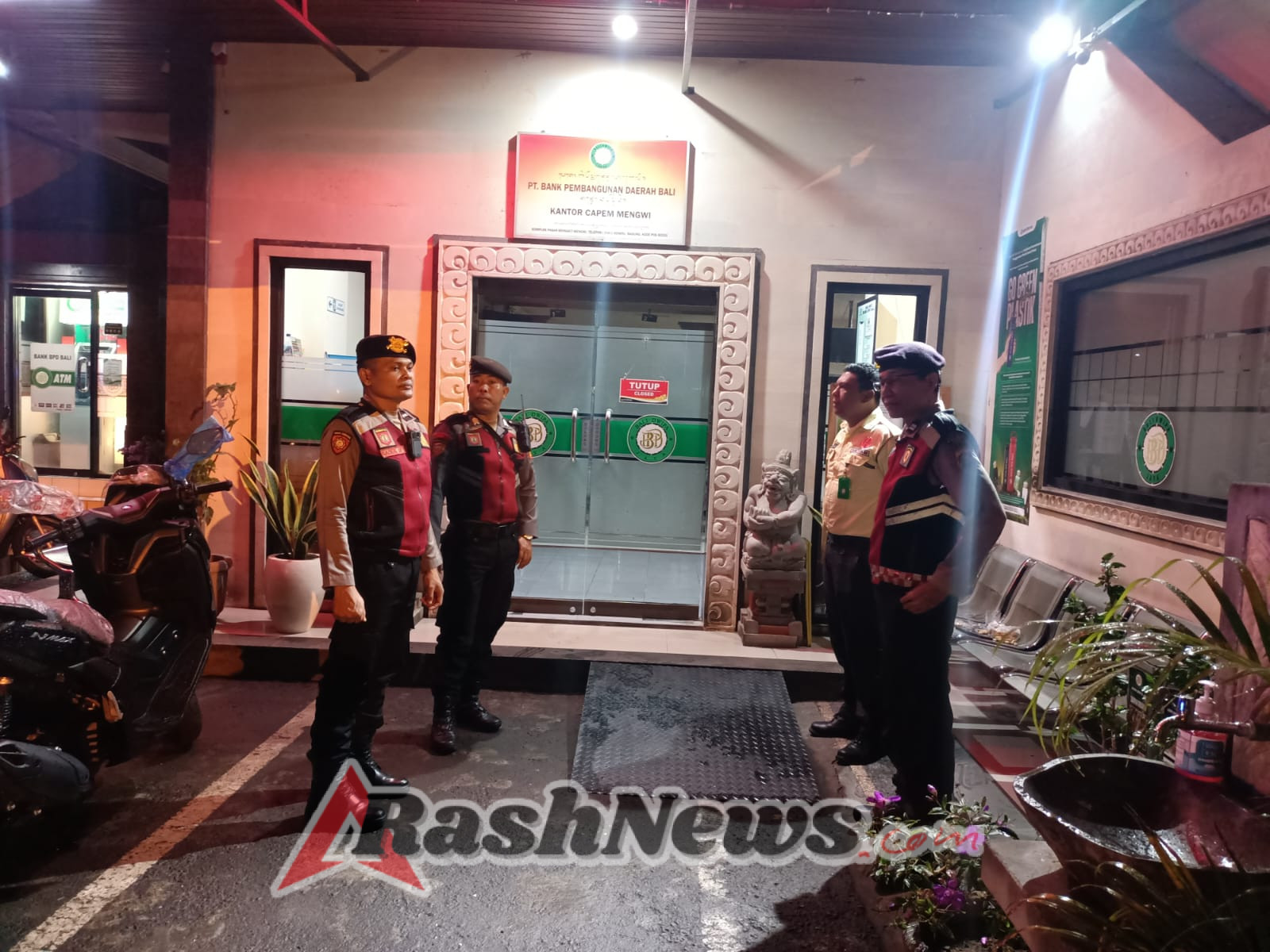 Tingkatkan Kepercayaan Publik, Sat Samapta Polres Badung Laksanakan Blue Light Patrol