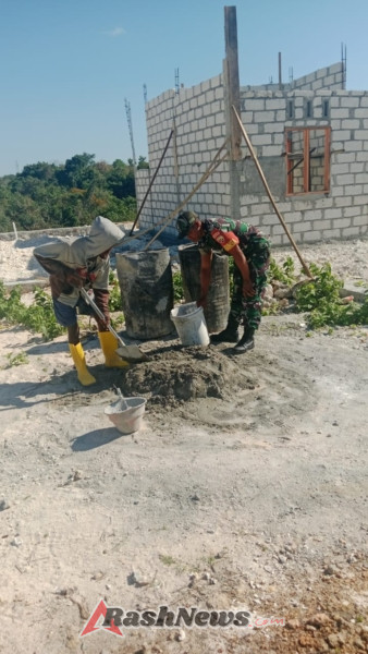 Melalui Bakti Sosial, Babinsa Eratkan Kebersamaan dengan Warga Suelain