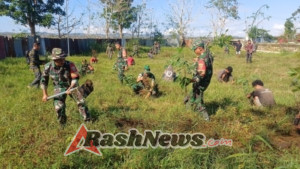Danramil 03/Katikutana Bersama Warga Tanam Pohon di Desa Umbu Pabal