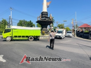 Agar Terciptanya Kelancaran Lalu Lintas Personil Lantas Melaksanakan Penjagaaan Dan Pengaturan di Ktl 2