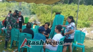 Sinergi Babinsa dan Masyarakat Tuabolok Dalam Persiapan Acara Kebersamaan