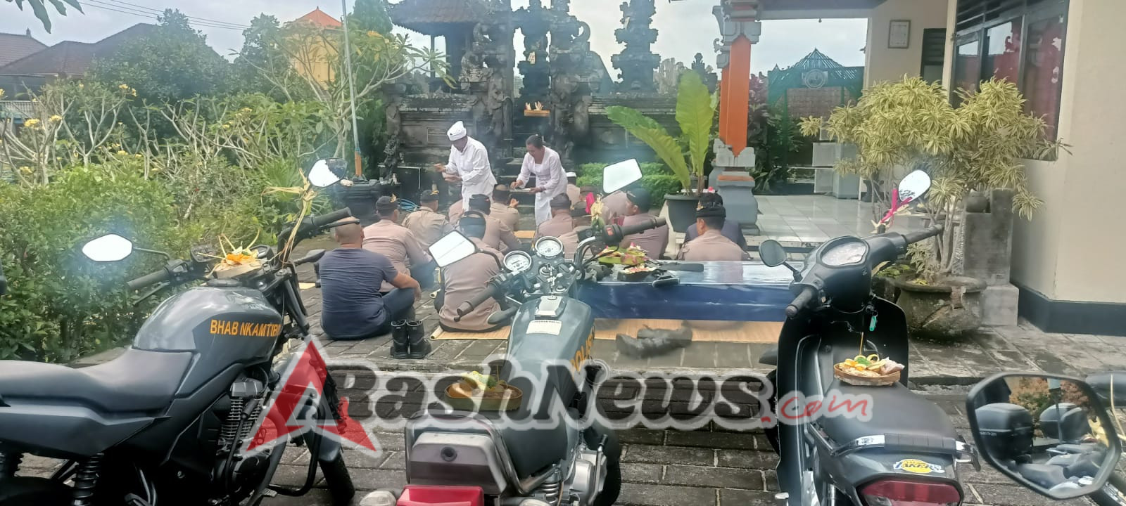 Polsek Marga Sembahyang Bersama Hari Tumpek Landep