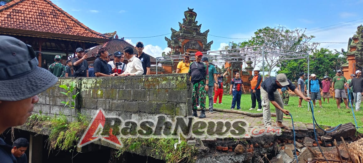 Dampingi Bupati Klungkung Tinjau Lokasi Terdampak Bencana, Letkol Sidik Pramono Tegaskan Satuannya Siaga Bencana