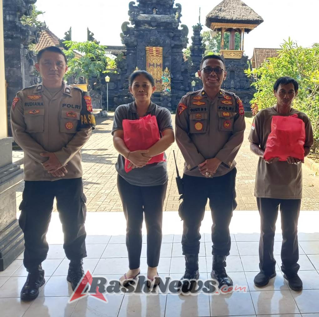 Sentuhan Polri di Hari Minggu, Bag Ops Polres Badung Kunjungi Pura Giri Catur Loka