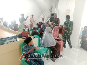 Komsos Humanis Babinsa Kodim 1602/Ende Warnai Peringatan HUT TNI ke-80 dengan Sunatan Massal