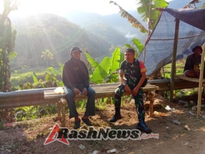 Sinergi TNI dan Warga, Babinsa Liabeke Awasi Situasi dan Tindaklanjuti Keluhan Masyarakat