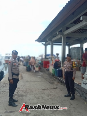 Polsek Padangbai Laksanakan Pengamanan Wisatawan di Dermaga Fastboat
