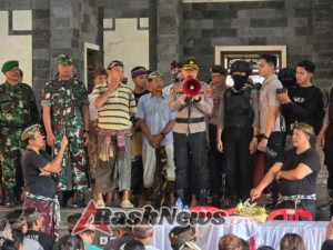 Negosiasi Damai AKBP Joseph Edward Purba Berhasil Dinginkan Suasana Panas di Paruman Agung Bugbug