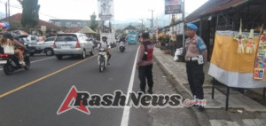 Personil Polsek Baturiti amankan Jalur wisata di hari libur