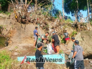 Peduli Lingkungan, Babinsa Koramil 1616-05 Sukawati Bersama Warga Rawat Kebersihan Hidden Canyon