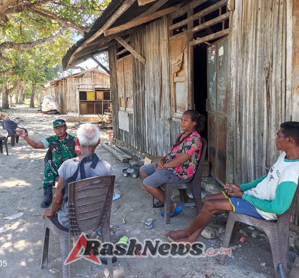 Tingkatkan Kemanunggalan TNI-Rakyat, Babinsa Lakukan Anjangsana di Biboki Utara