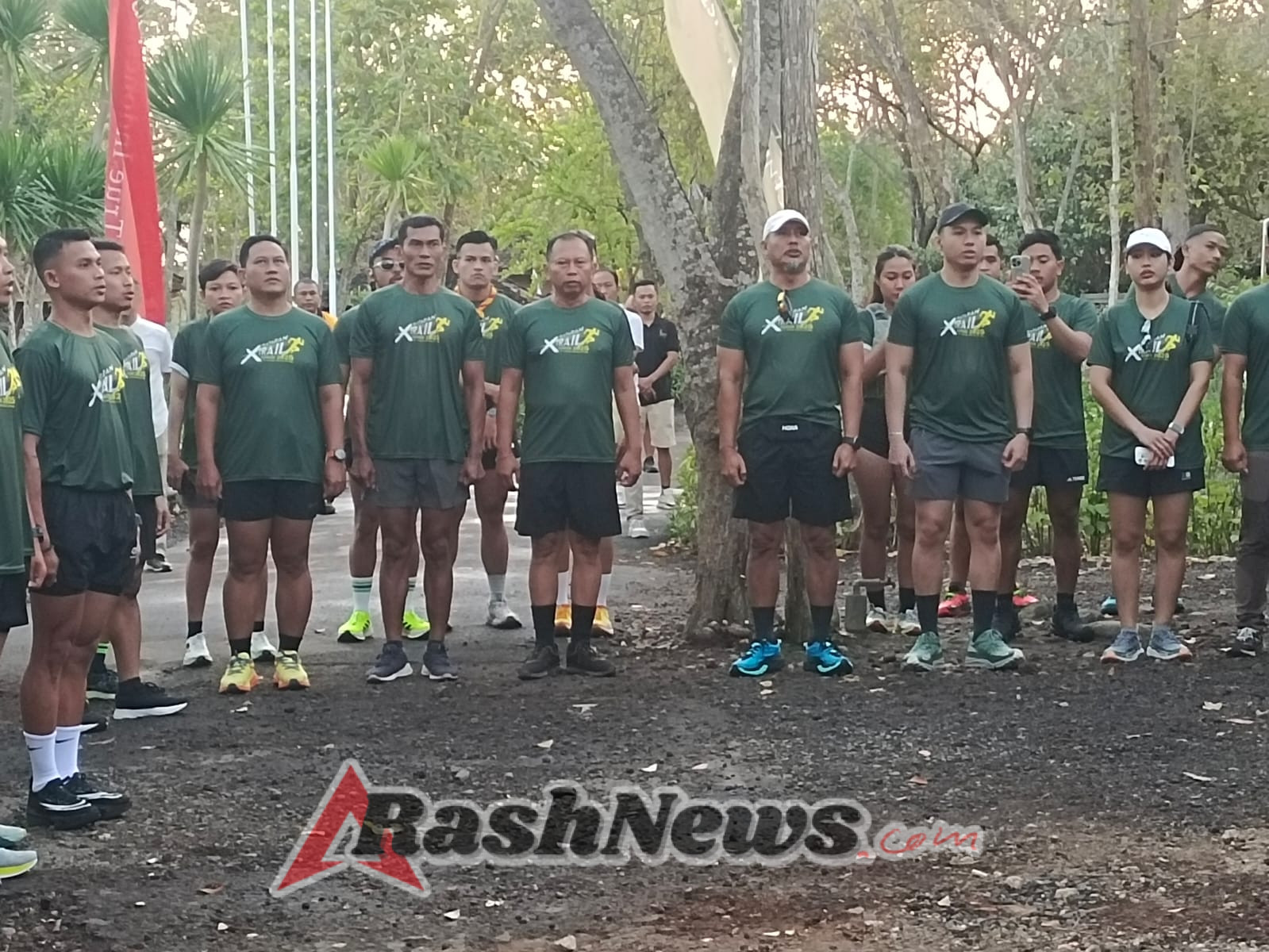 Sinergi Hijau di Gerokgak: Danramil dan Warga Bersatu dalam Aksi Lari dan Tanam Pohon
