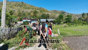 Gotong Royong Babinsa Menala dan Petani, Wujud Sambut Hangat Kunjungan Gubernur