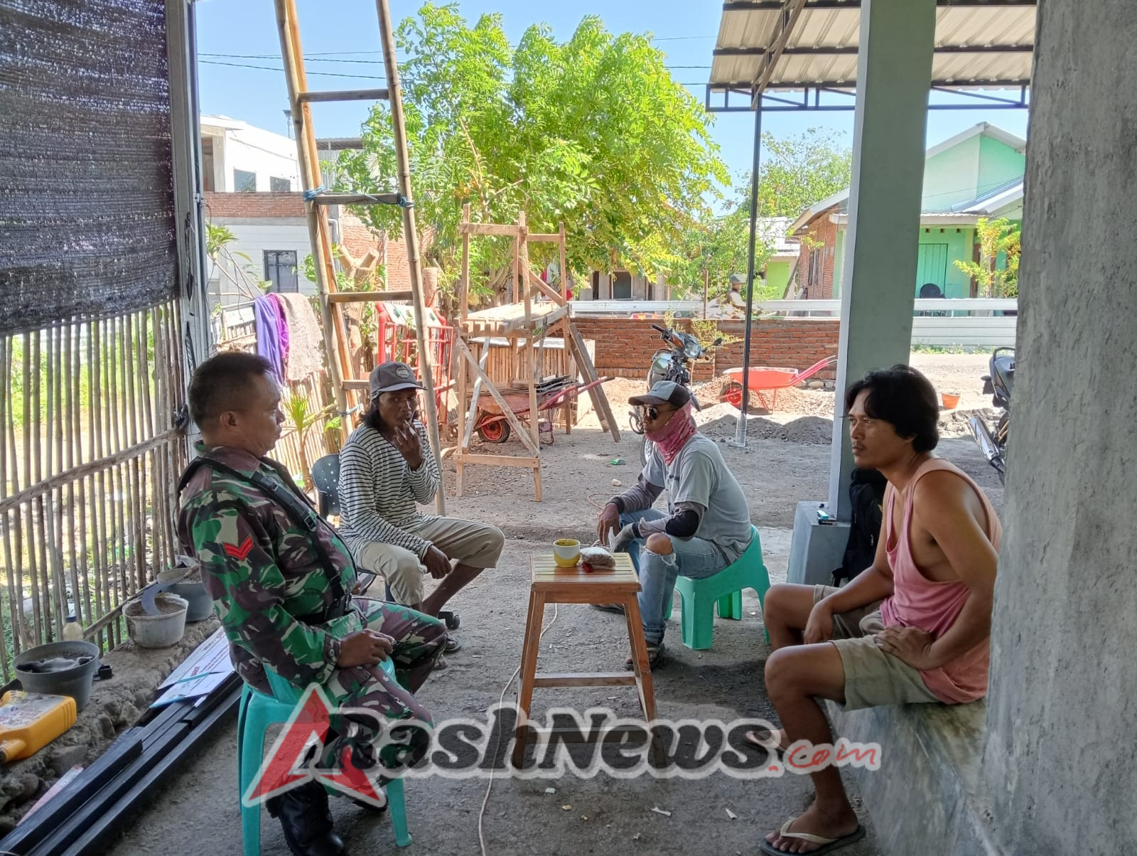 Babinsa Tambak Sari Dorong Kebersamaan Warga dalam Menjaga Kamtibmas