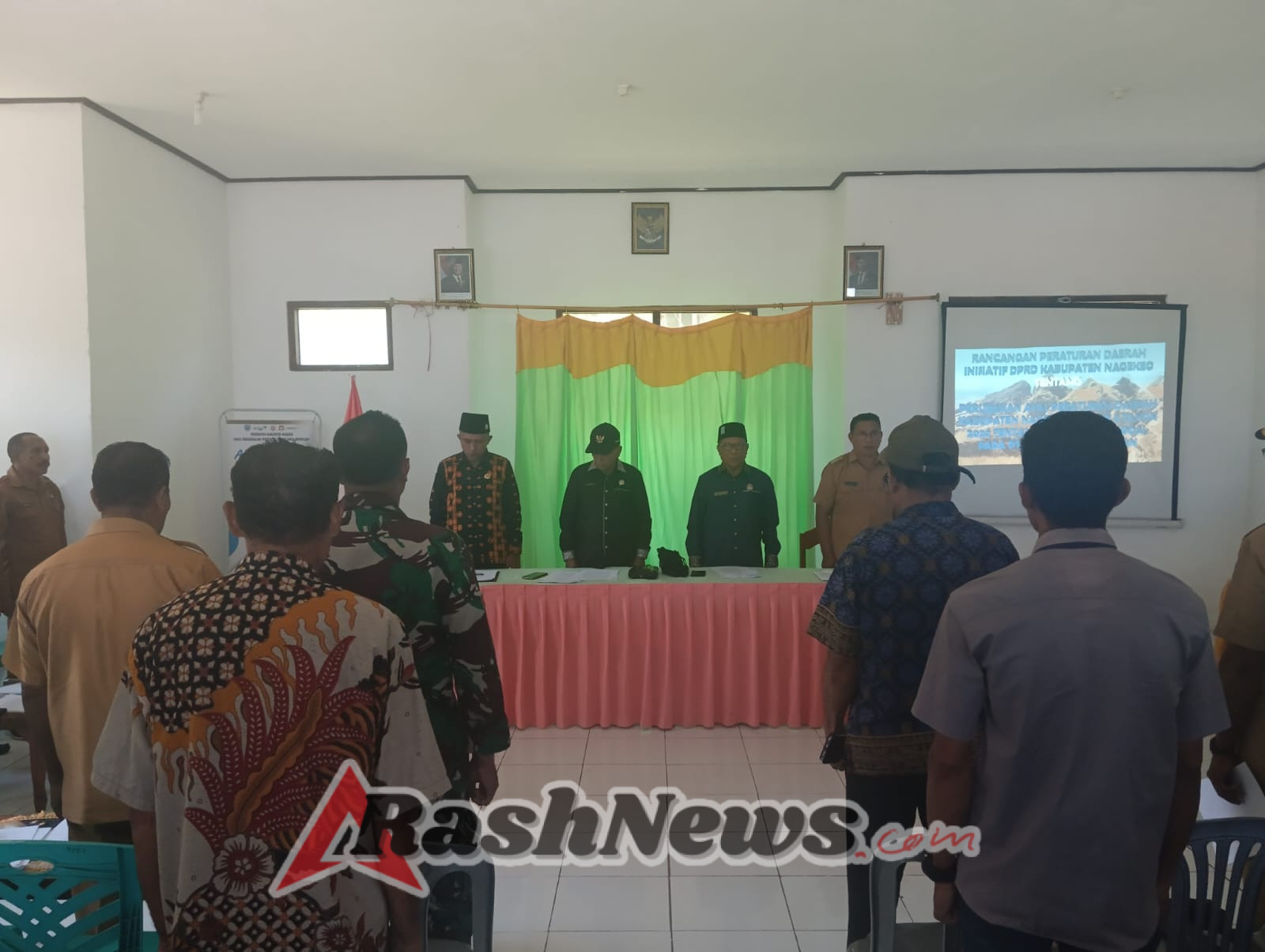 Babinsa Bersama Forkopimcam dan Tokoh Masyarakat Bahas Rancangan Perda