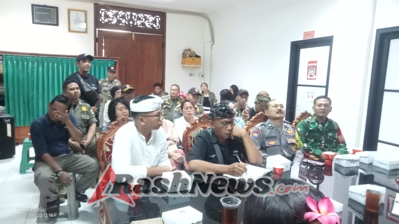 Babinsa Bersama Unsur Terkait Sepakati Batas Waktu Kegiatan di Alun-alun Gianyar