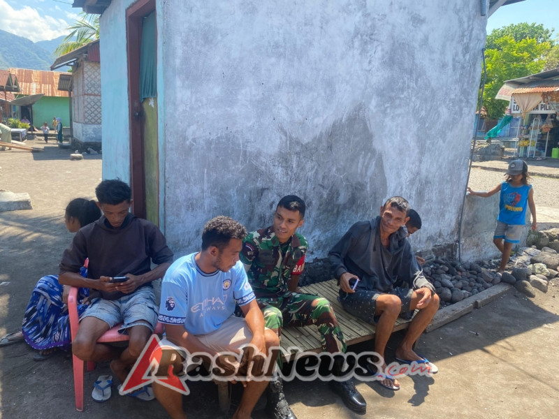 Babinsa Pratu Moh. Rifki Maa’fud Serap Aspirasi Warga dan Sosialisasikan Waspada Bencana