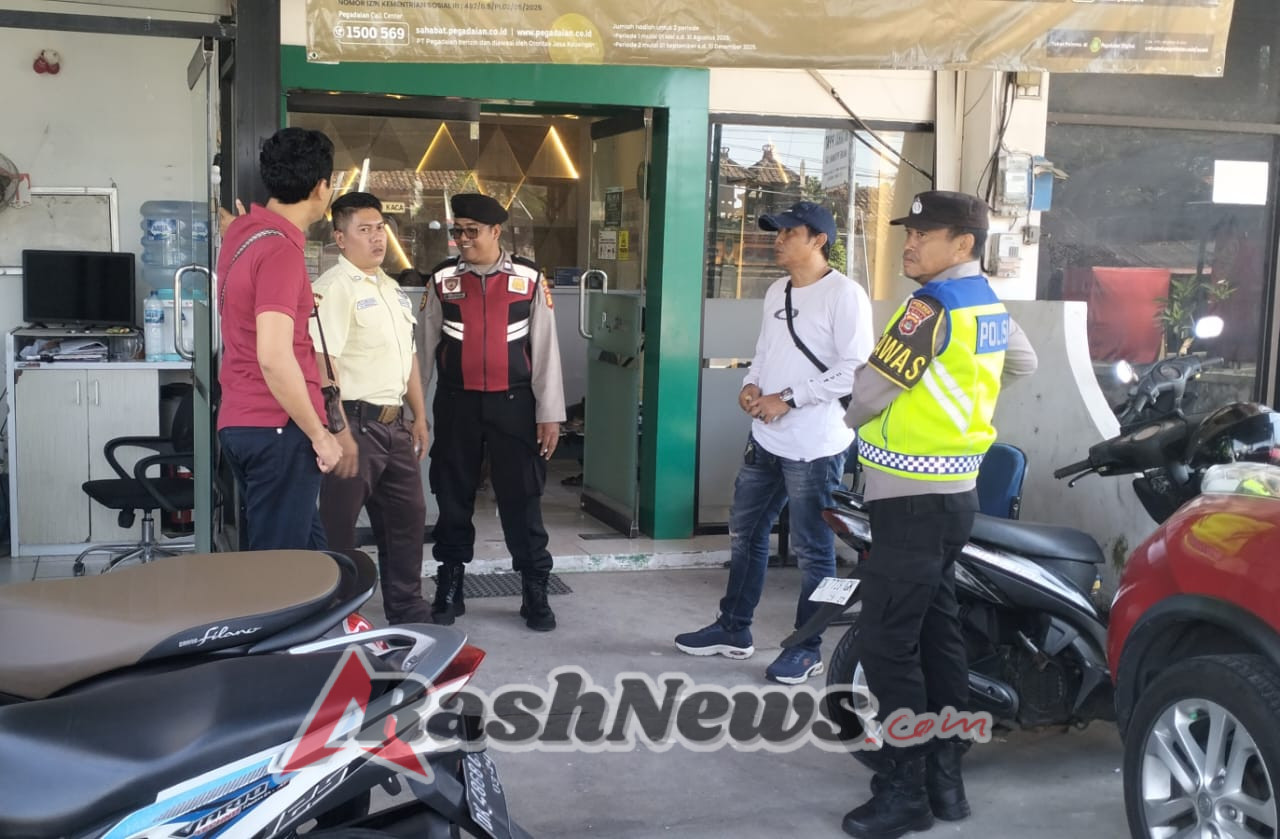 Polsek Pupuan Berikan Penyuluhan Untuk Mencegah Kenakalan Remaja di SMPN 2 Pupuan