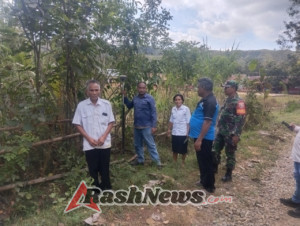 Sertu M. Jaini Bersama Tim Pertanahan Ukur Tanah SDN Maubokul