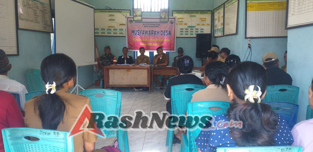 Sinergi TNI dan Pemerintah Desa, Babinsa Koramil 1630-02/Lembor Aktif dalam Musdes Tiwu Riwung