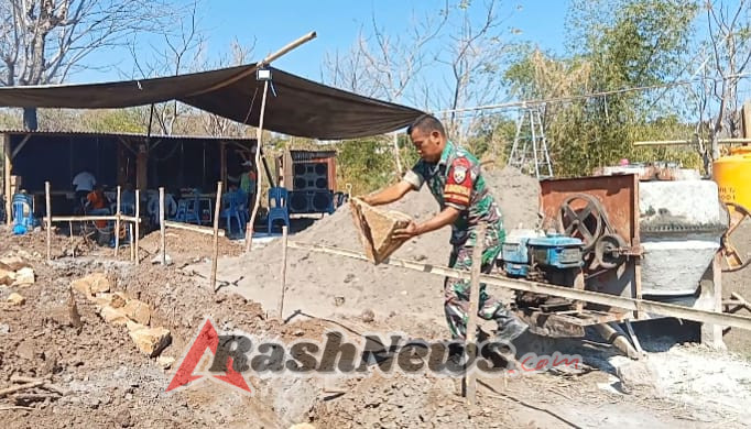Budaya Adat Warnai Peletakan Batu Pertama Pembangunan Rumah di Aesesa