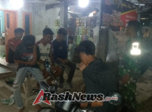 Babinsa Desa Simpasai Imbau Warga Laporkan Tamu Asing ke RT/RW