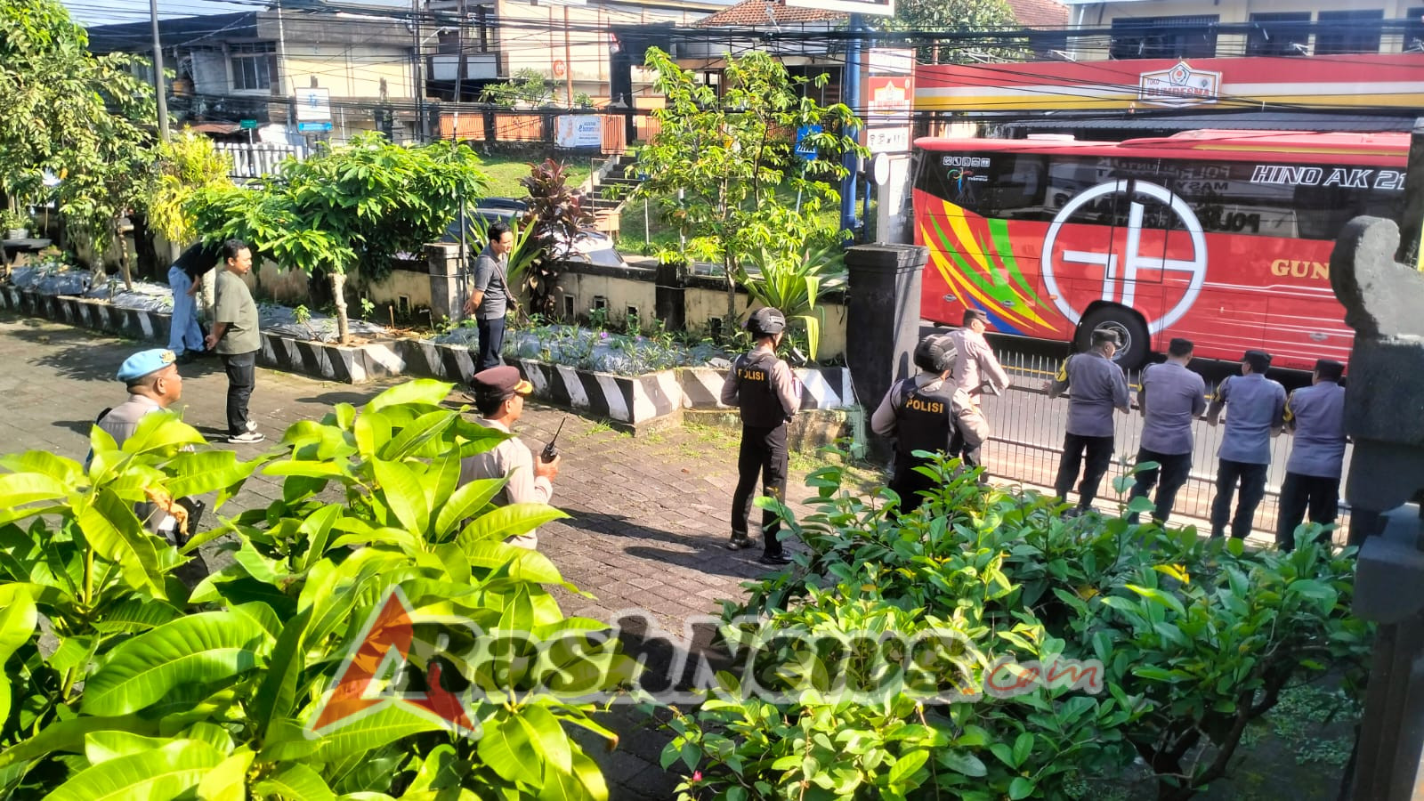 Kapolsek Selemadeg Pimpin Simulasi Sispammako, Tingkatkan Kesiapan Personel