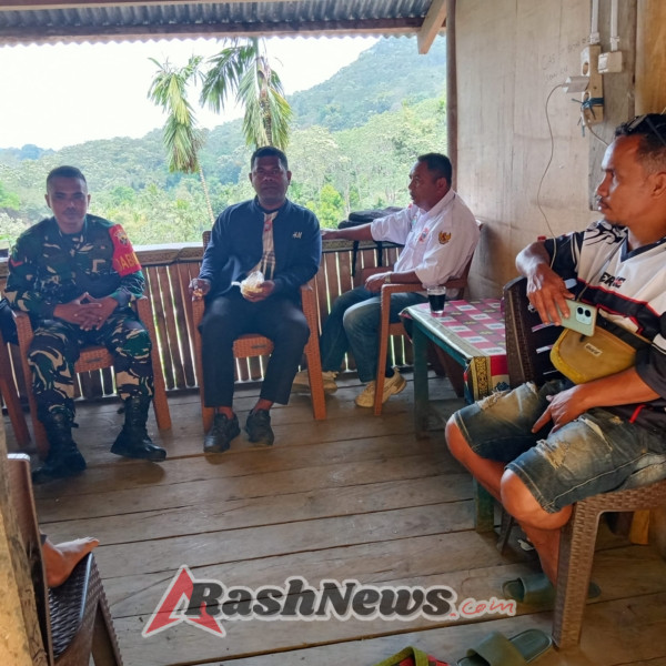 Babinsa Koramil 1602-02 Wolowaru Mantau Situasi Keamanan dan Kebersihan Lingkungan