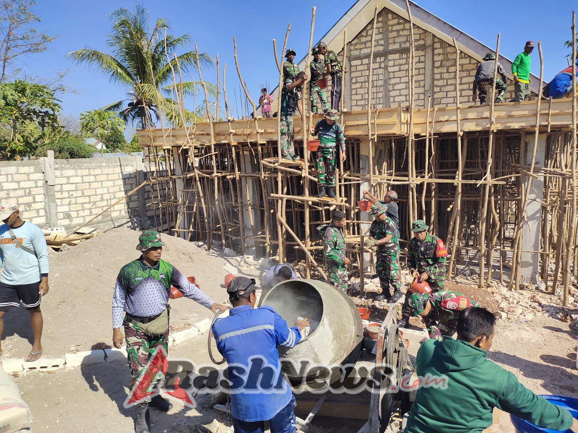 Kodim Kupang Bersama Jemaat Laksanakan Pengecoran Gereja Bahtera