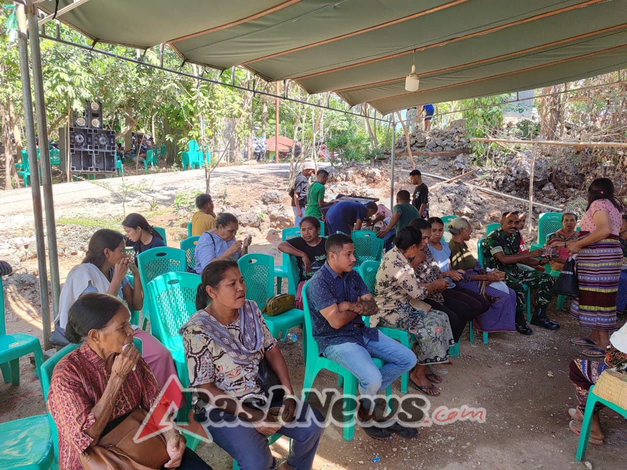 Komsos Babinsa Kupang Pererat Silaturahmi Dengan Warga Bokong