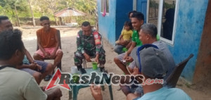 Babinsa Koramil 01/Ba’a Ajak Warga Desa Lekunik Jaga Kebersihan dan Keamanan Lingkungan