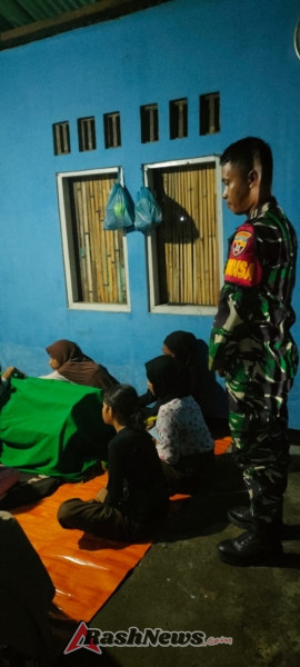 Babinsa Tetandara Hadir di Rumah Duka Korban Kecelakaan Listrik