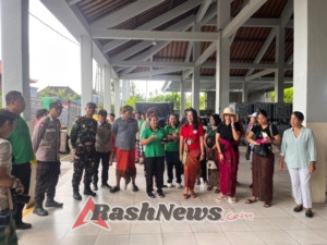 Bhabinkamtibmas Saba Atensi Kunjungan TP PKK, Bakti Sosial Penyerahan Bantuan Kursi Roda