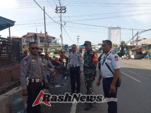 Babinsa Koramil 1602-01 Enduku Bersinergi dengan Pol PP dan Dishub Amankan Pasar Wolowona