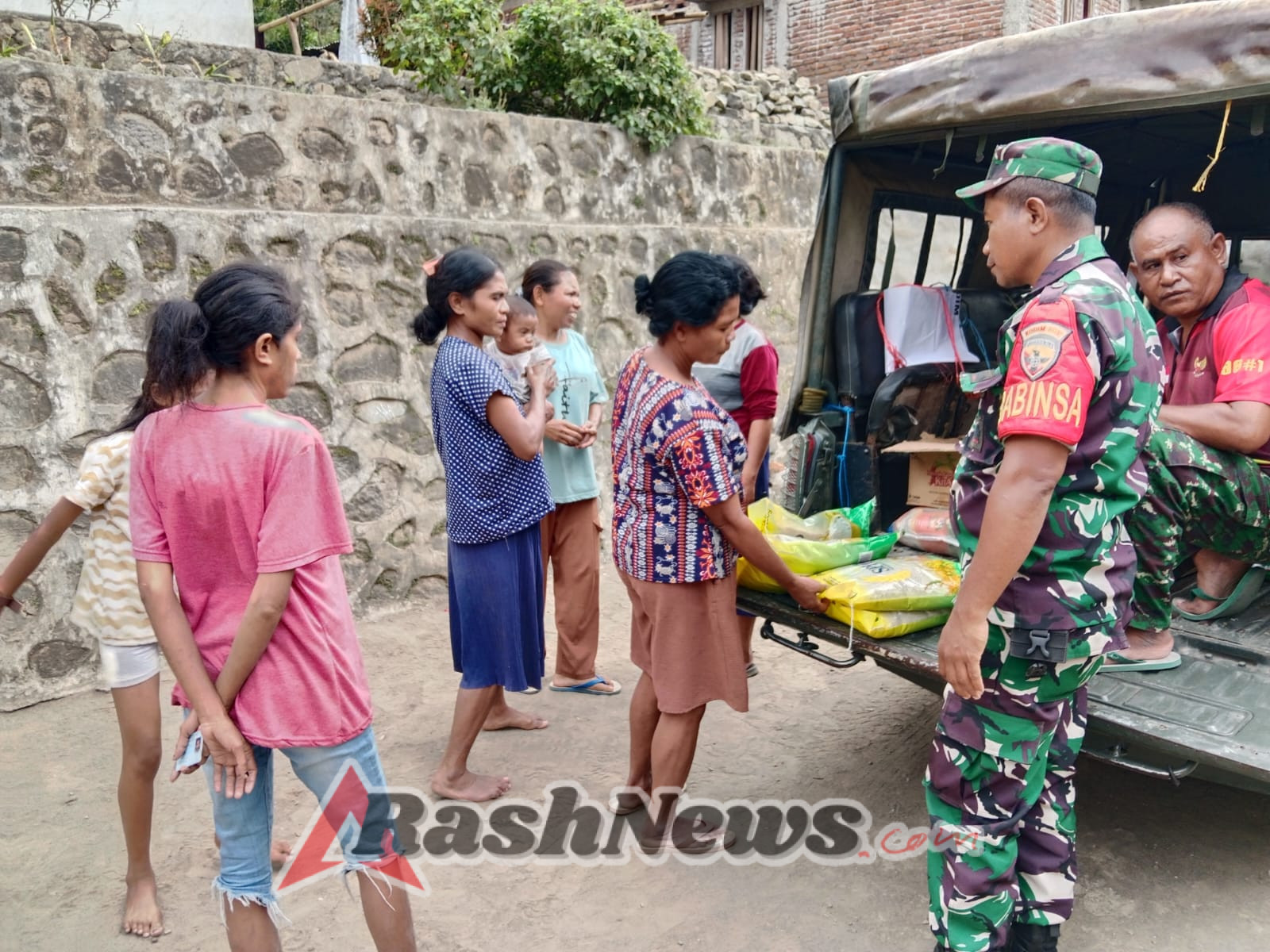 Kodim 1602/Ende Tekan Inflasi dan Dukung Ketahanan Pangan Lewat Penyaluran Beras Murah