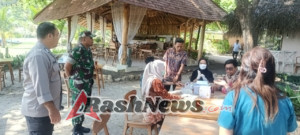 Pendampingan Babinsa, Mobile Clinic HIV/AIDS dan IMS Berjalan Lancar di Sekongkang Bawah