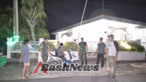 Patroli Malam Babinsa Bersama Tomas Yakinkan Wilayah Binaan Tetap Kondusif