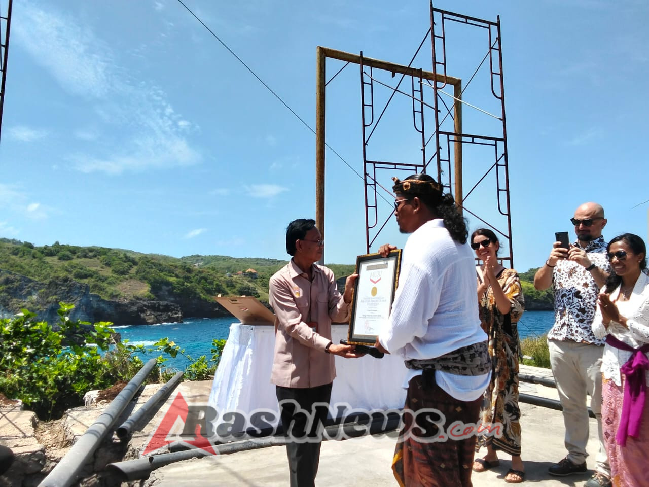 Masuk Rekor Muri, Dandim Klungkung Sebut  The Octopus Queen Sebuah Karya Seni Indah Dan Sarat Makna
