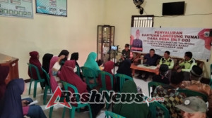 Warga Senang, Babinsa Seloto Ikut Dampingi Penyaluran BLT-DD di Kantor Desa