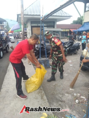 Wujudkan Kamtibmas dan Lingkungan Bersih, Babinsa Serda Jakaria Pimpin Karya Bakti di Ende Selatan