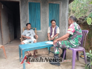 Babinsa Detukeli Jalin Komunikasi Sosial dan Pantau Keamanan di Kecamatan Maurole