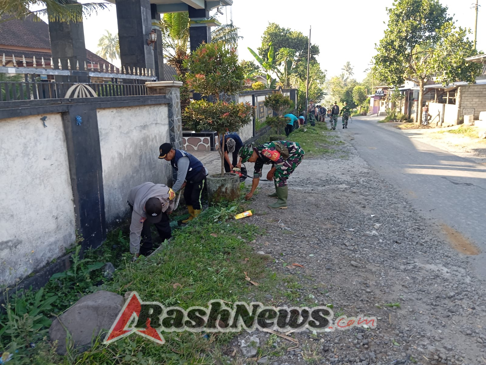 ‎Danramil Masbagik: Karya Bhakti Wujud Kepedulian TNI untuk Rakyat