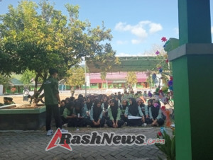 Babinsa Desa Plampang Hadiri Peringatan Maulid Nabi Muhammad SAW di SMAN 1 Plampang