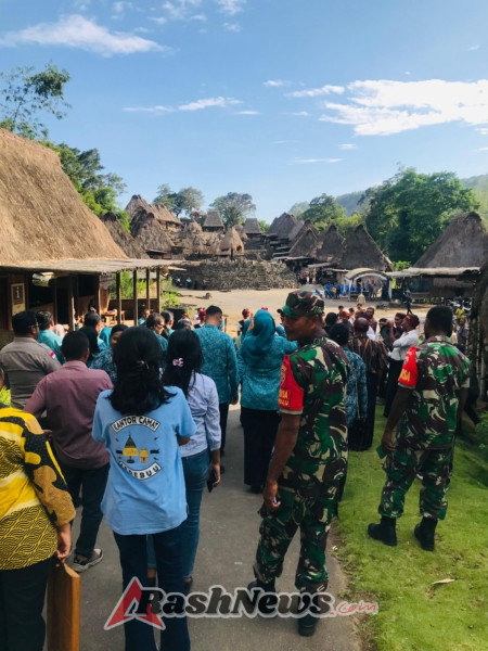 Kunjungan Kerja Ibu Yane Arya Bima di Kampung Adat Bena Berjalan Lancar