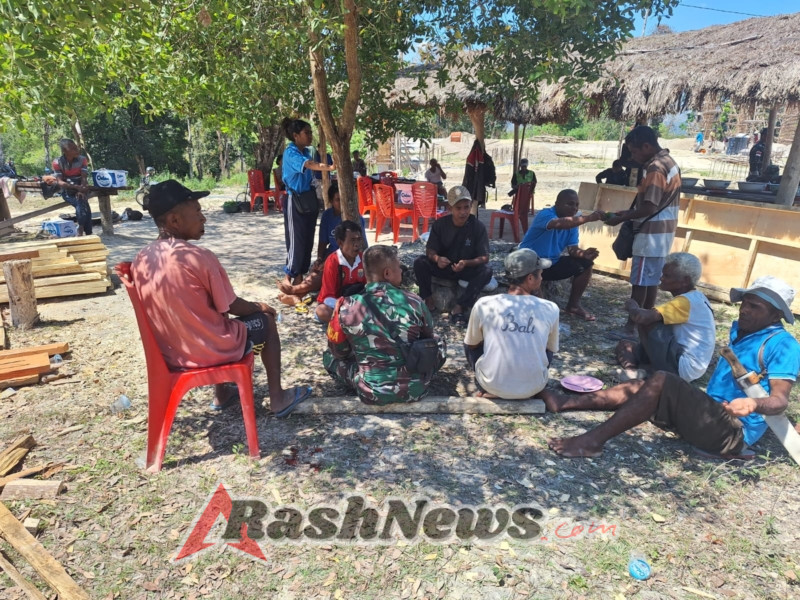 Babinsa Koramil 1618-01/Miotim Laksanakan Komsos di Kelurahan Maubeli, Wujudkan Kebersamaan dan Kondusifitas Wilayah