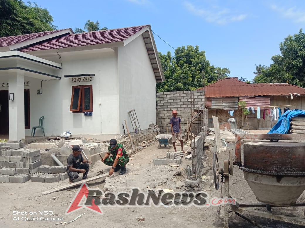 Sinergi TNI dan Rakyat, Babinsa Laksanakan Karya Bhakti dan Monitoring di Nangapanda