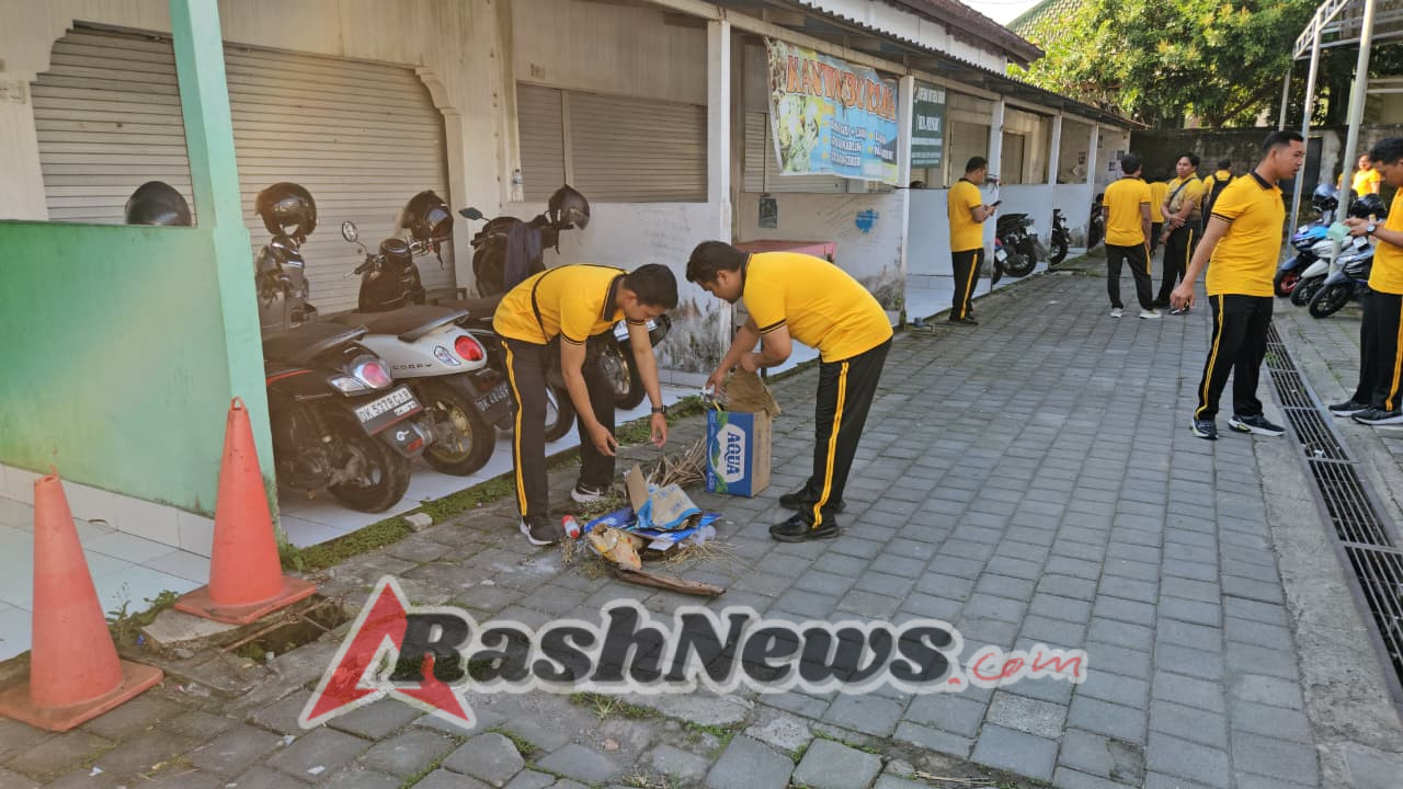 Satukan Langkah Dalam World Clean Up Day, Polres Badung Bersihkan Lingkungan Kerja
